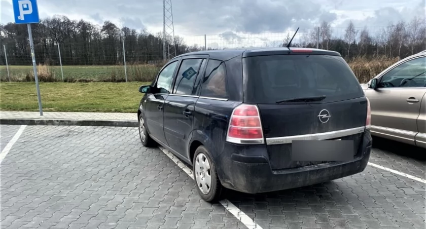 Zdjęcie: samochód sprawcy  Fot.: KMP
