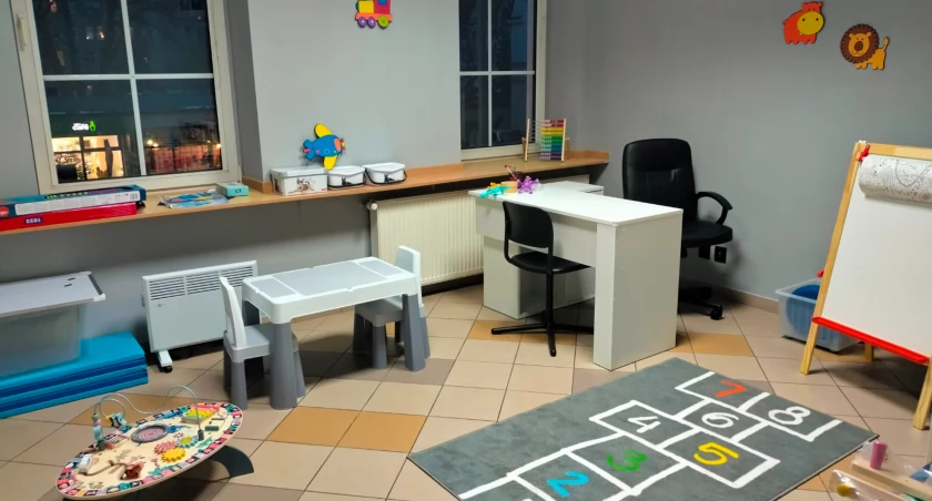 Zdjęcie: jeden z pokoi-gabinetów w Holisenso w Legnicy 