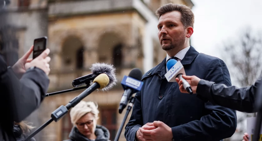 Zdjęcie: Bartłomiej Rodak, niezależny kandydat na prezydenta Legnicy. 