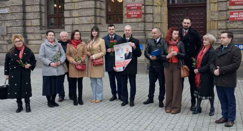 Zdjęcie: Legniccy kandydaci na radnych z list Prawa i Sprawiedliwości. Fot. Aga Jackiewicz 