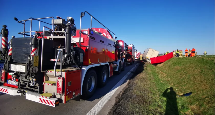 Zdjecie: Wypadek na autostradzie A4. Komenda Powiatowa Państwowej Straży Pożarnej w Środzie Śląskiej