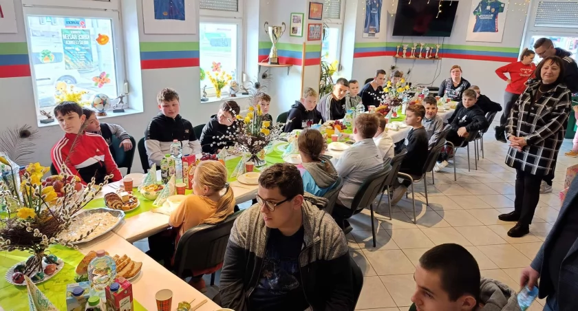 Zdjęcie: śniadanie wielkanocne kibiców Miedzi Fot.: B.Hamanowicz, B.Żygadło