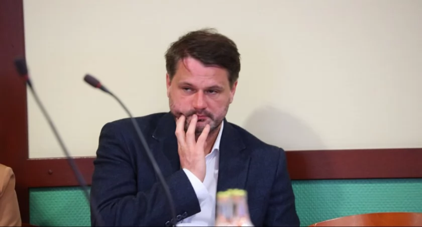 Zdjęcie: Piotr Seifert, rzecznik prasowy prezydenta Legnicy Tadeusza Krzakowskiego. Fot. Andrzej Trzeciak