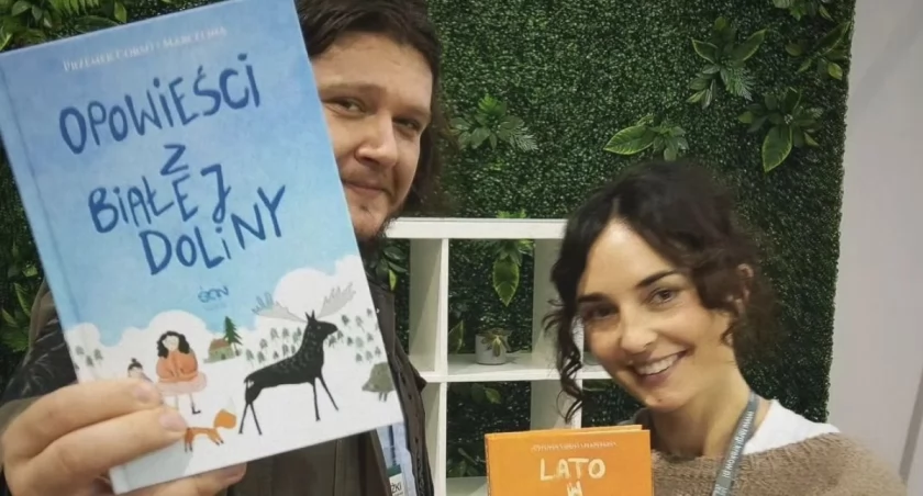 Zdjęcie: Przemek Corso i Marcelina Misztal oraz ich książki. Źródło: Facebook/ Miasto Legnica