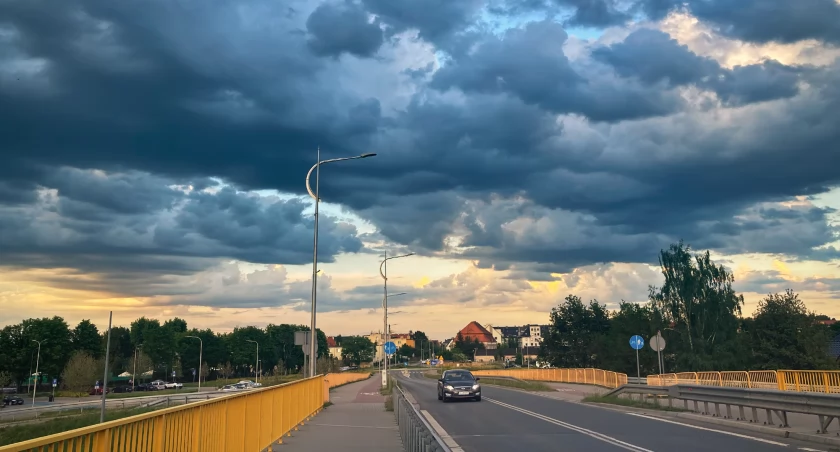 Zdjęcie: niebo nad Legnicą Fot.: Aga Jackiewicz