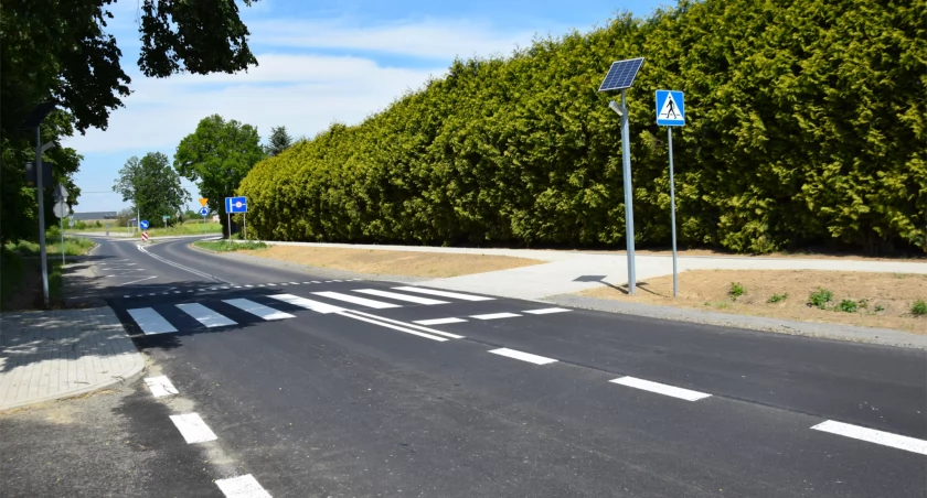 Zdjęcie: nowe przejście dla pieszych w Gniewomierzu Fot.: Starostwo Powiatowe