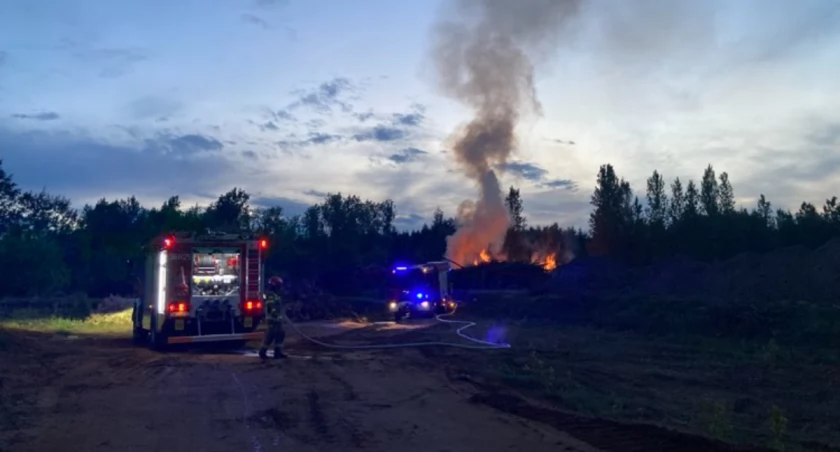 Zdjęcie: Pożar na ul. Boiskowej w Legnicy. Fot. Aga Jackiewicz