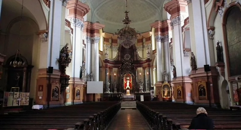 Zdjęcie: Wnętrze kościoła św. Jana Chrzciciela w Legnicy. Fot. MOs810, źródło: Wikipedia