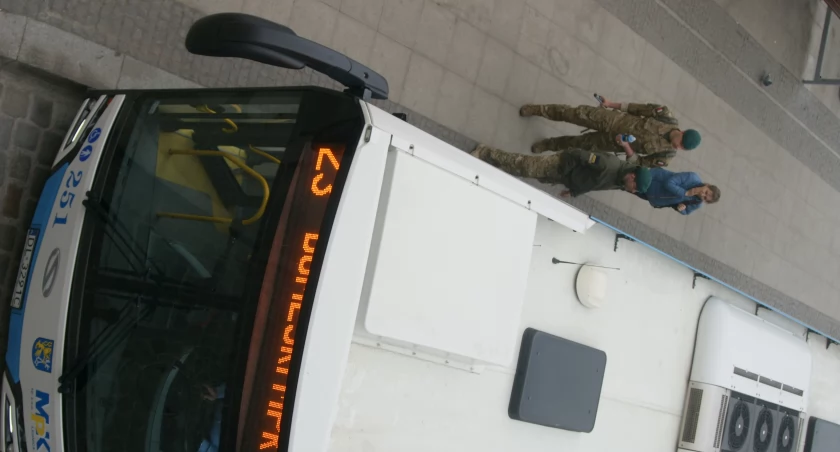 Zdjęcie: Autobus Miejskiego Przedsiębiorstwa Komunikacyjnego w Legnicy. Fot. Piotr Kanikowski