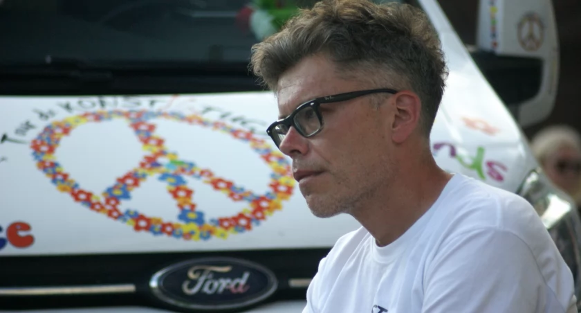 Zdjęcie: Sędzia Igor Tuleya na złotoryjskim przystanku Tour de Konstytucja w czerwcu 2023 r. Fot. Piotr Kanikowski