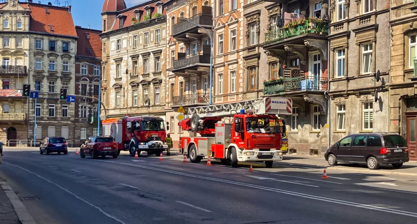 Zdjęcie: interwencja służb przy ulicy Piastowskiej w Legnicy Fot.: Aga Jackiewicz