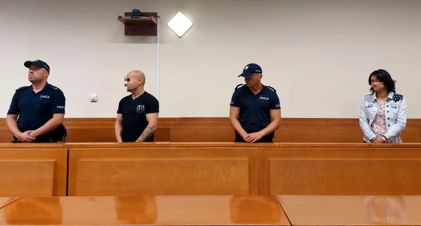 Zdjęcie: Skazani Łukasz C. i Małgorzata N. na ławie oskarżonych. Fot. Piotr Kanikowski