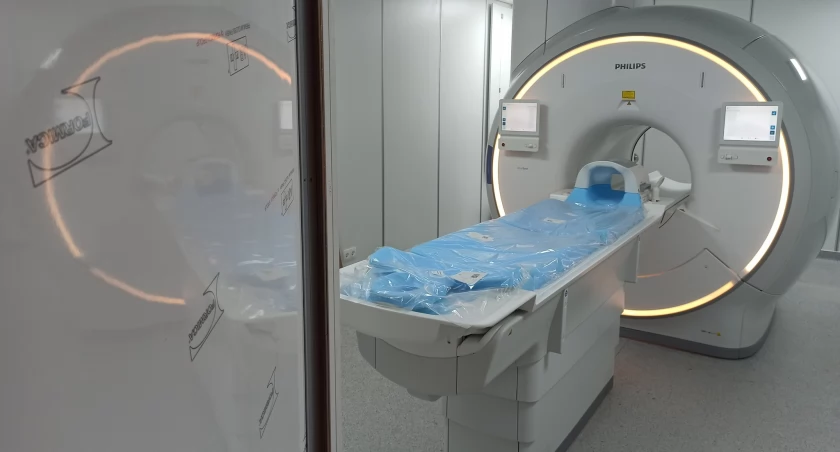 Zdjęcie: Nowe urządzenie do rezonansu magnetycznego w nowej pracowni diagnostyki obrazowej Wojewódzkiego Szpitala Specjalistycznego w Legnicy. Fot. Krzysztof Maciejak