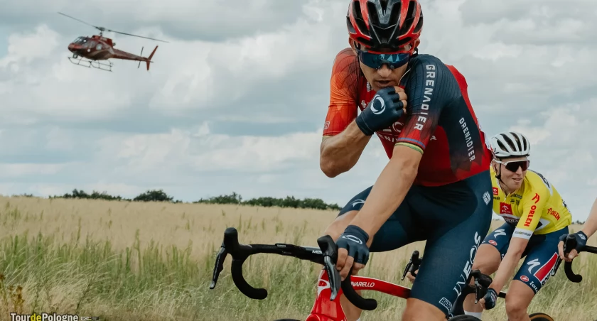 Zdjęcie: kolarze na trasie Fot.: mat. promocyjne Tour de Pologne 
