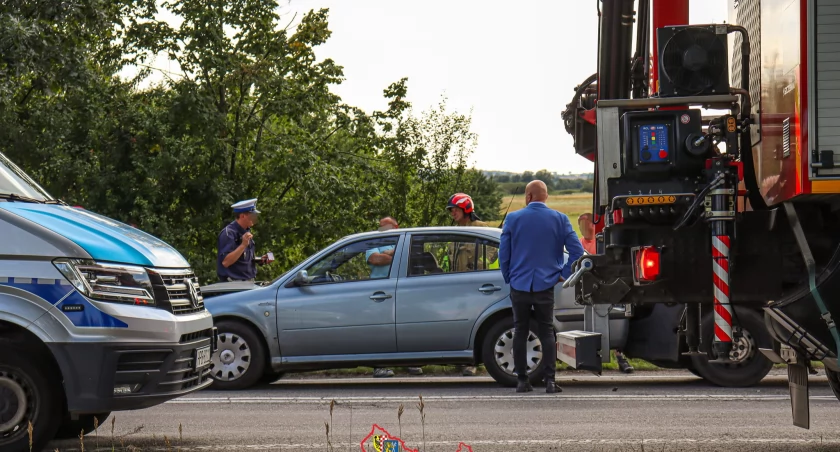 Zdjęcie: wydarzenie na drodze  Fot.: Legnica 998 - Legnickie Ratownictwo w Obiektywie