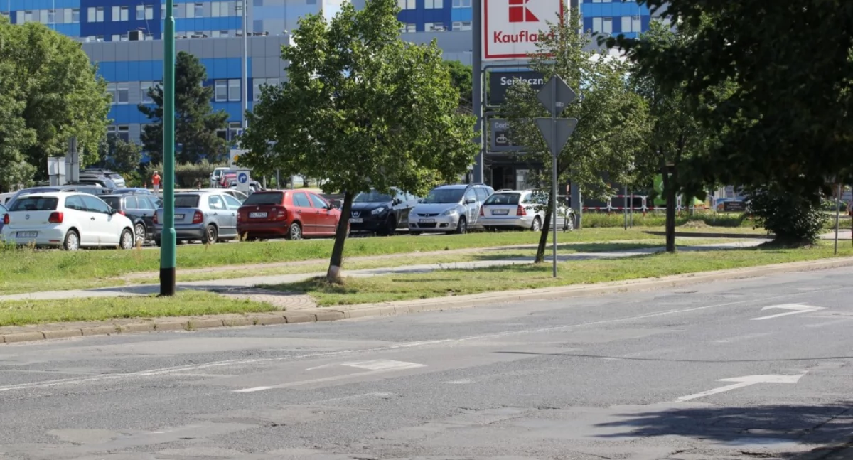 Zdjęci: Ulica Iwaszkiewicza w Legnicy. Fot. Urząd Miasta w Legnicy