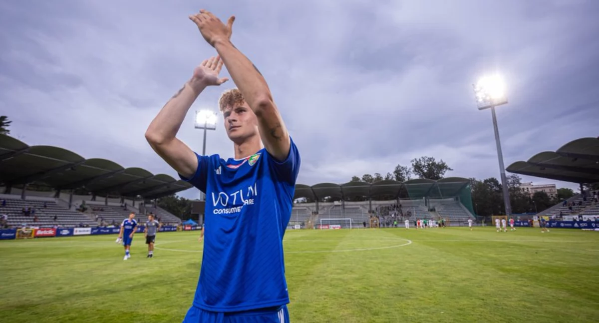 Zdjęcie: Wiktor Bogacz, napastnik Miedzi Legnica. Fot. Ernest Kołodziej/ MiedzLegnica.eu