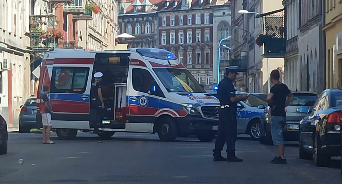 Zdjęcie: Ulica Nowy Świat po kolizji. Fot. Krzysztof Maciejak