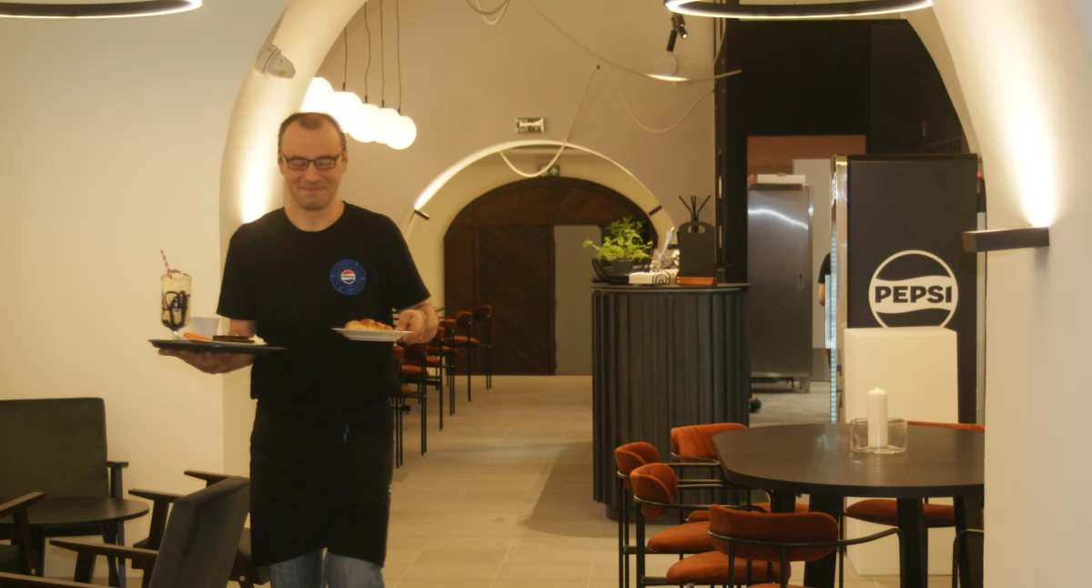 Zdjęcie: Klubokawiarnia Kleks w Zamku Piastowskim w Legnicy. Fot. Piotr Kanikowski