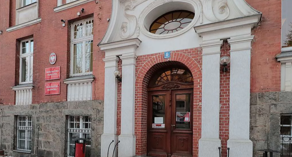 Zdjęcie: Siedziba prokuratury w Legnicy. Fot. Andrzej Trzeciak