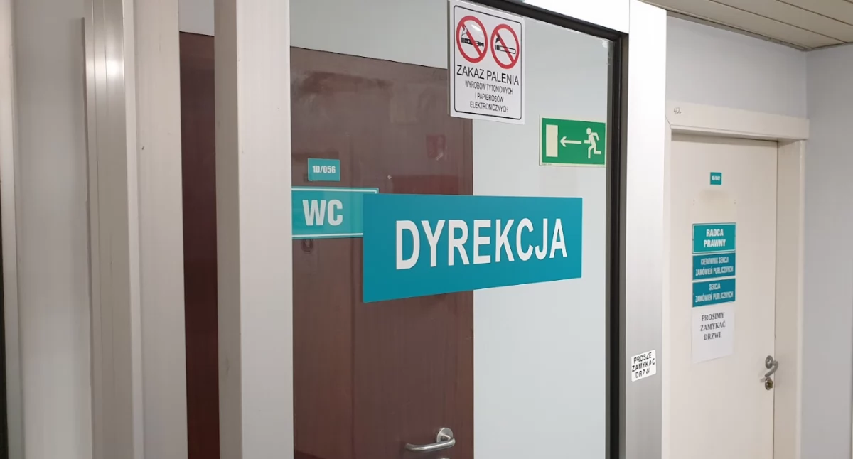 Zdjęcie: Wojewódzki Szpital Specjalistyczny w Legnicy, korytarz. Fot. Andrzej Trzeciak