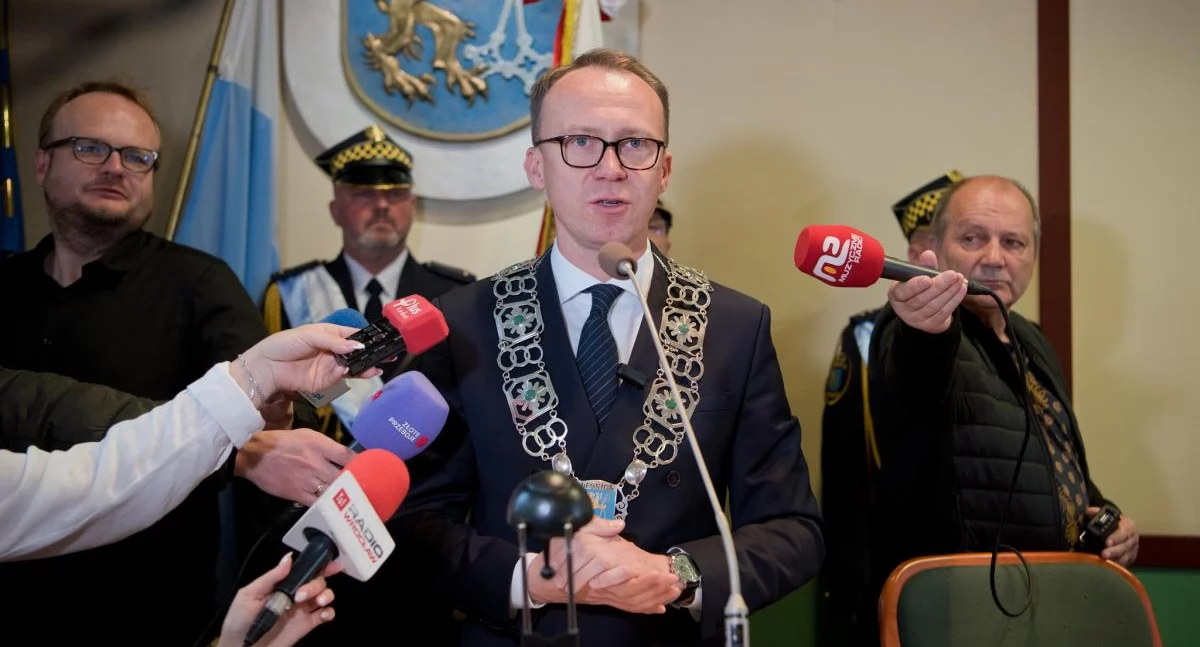 Zdjęcie: Maciej Kupaj podczas inauguracyjnej sesji Rady Miejskiej w Legnicy, 5 maja 2024 r. Fot. Aga Jackiewicz