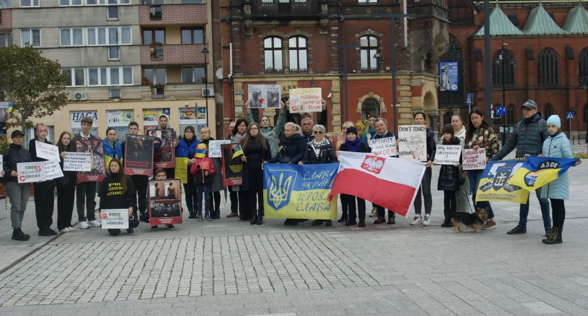 Zdjęcie: Uczestnicy legnickiej manifestacji 