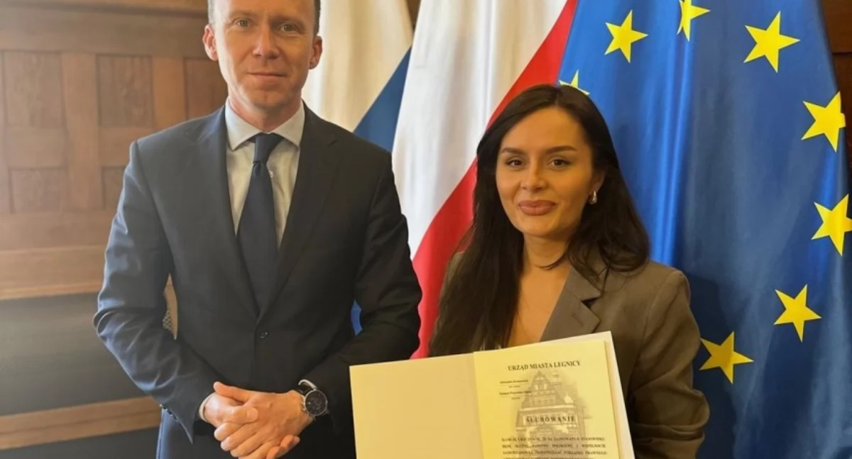 Zdjęcie: Prezydent Legnicy Maciej Kupaj i zastępczyni prezydenta Aleksandra Krzeszewska w dniu jej powołania. Fot. Urząd Miasta w Legnicy