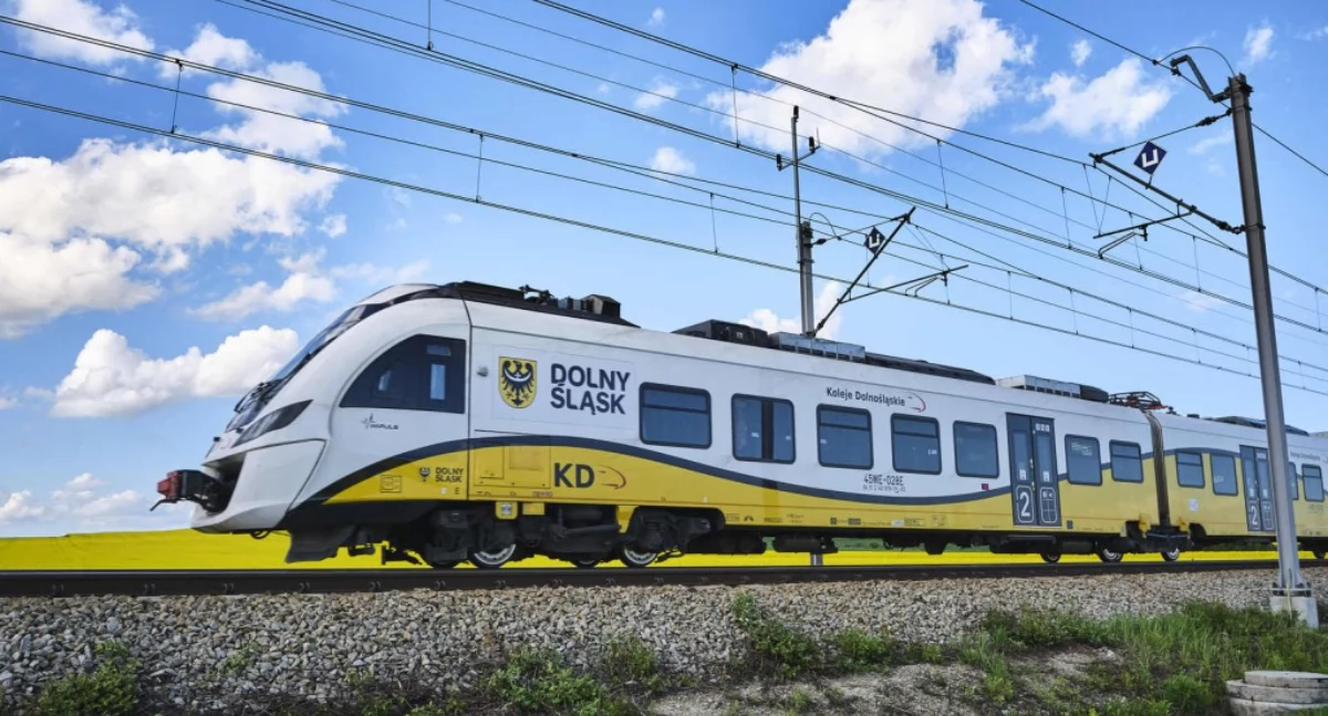 Zdjęcie: pociąg Kolei Dolnośląskich. Fot. Koleje Dolnośląskie S.A.