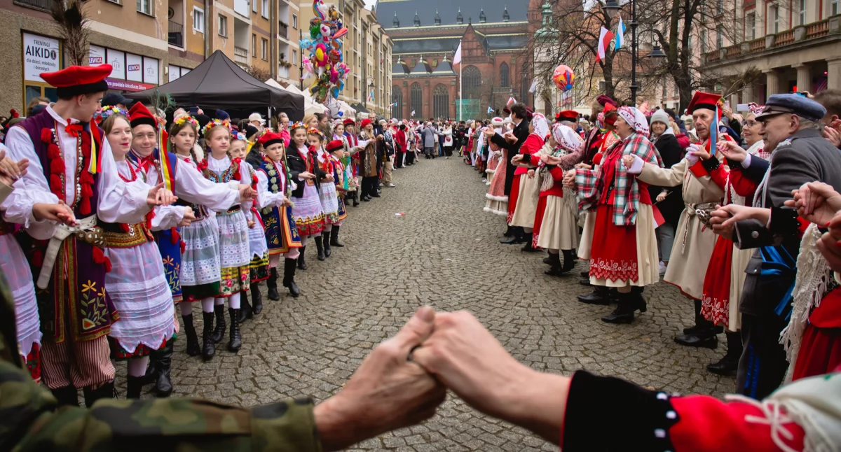 Zdjęcie: polonez w Legnicy Fot.: Aga Jackiewicz