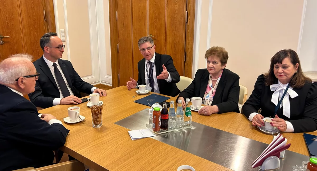 Zdjęcie: delegacja powiatu legnickiego z wizytą w Ministerstwie Infrastruktury Fot.: Starostwo Powiatowe