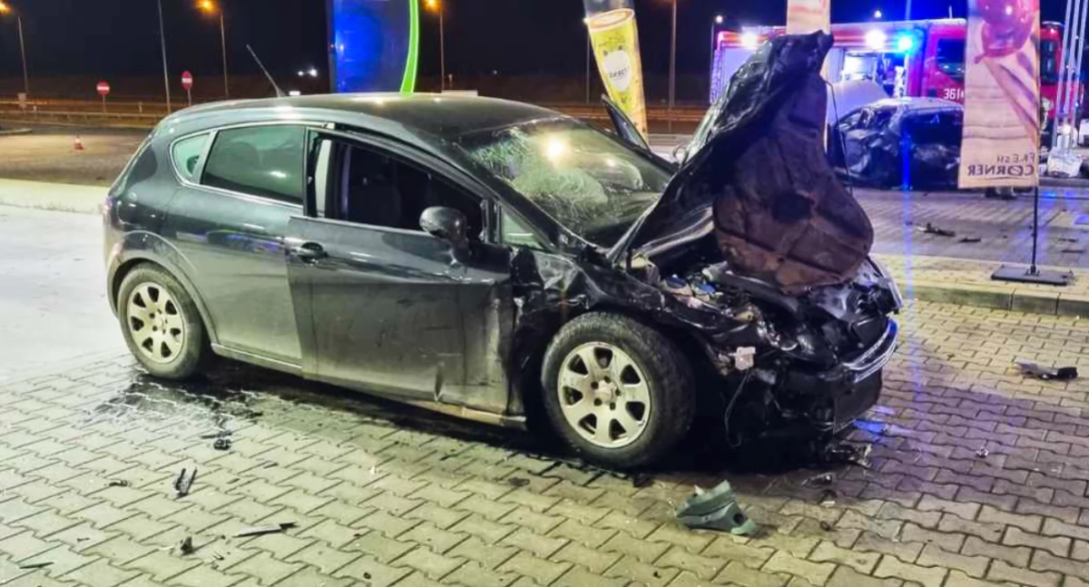 Zdjęcie: samochód po zdarzeniu  Fot.: KMP