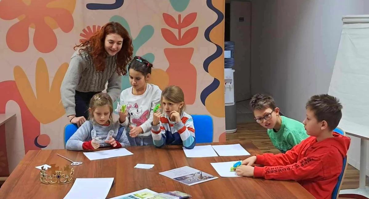 Zdjęcie: Zajęcia dla dzieci w Centrum Integracji Cudzoziemców w Poznaniu. Źródło:Facebook/ Centrum Integracji Cudzoziemców w Poznaniu