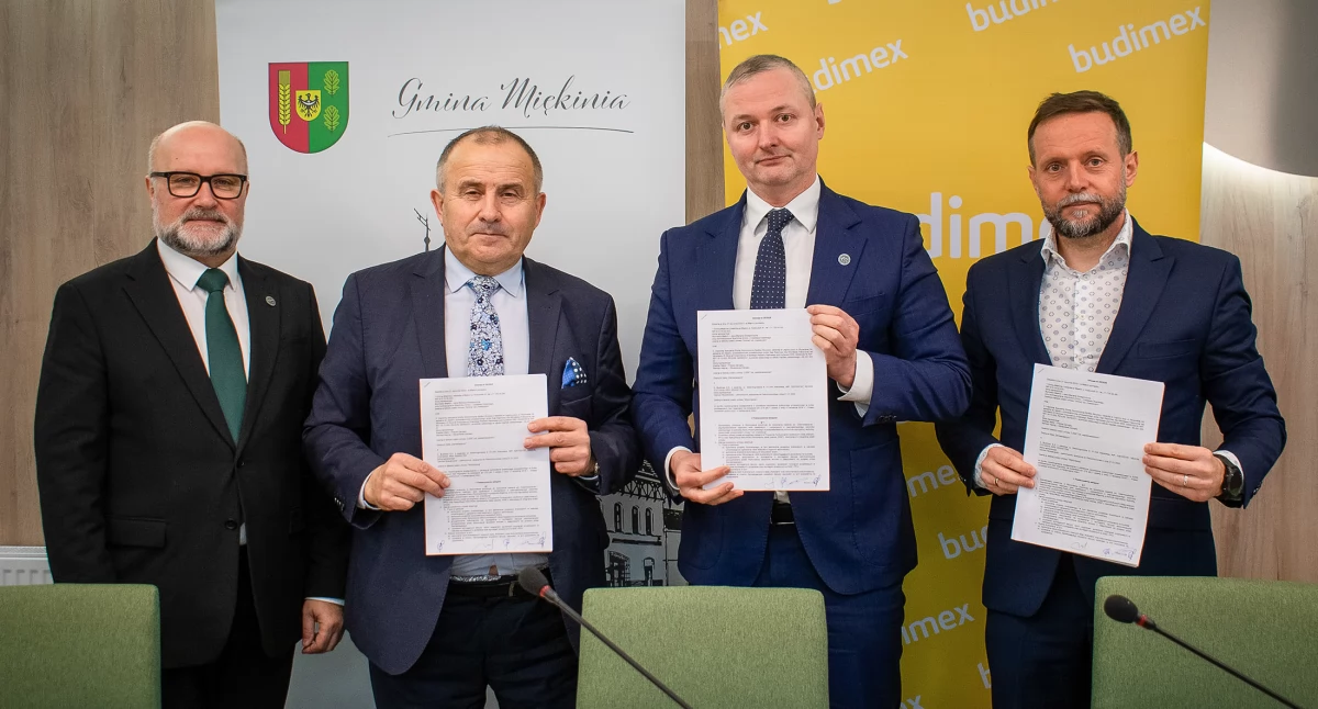 Zdjęcie: podpisanie umowy Fot.: LSSE S.A.
