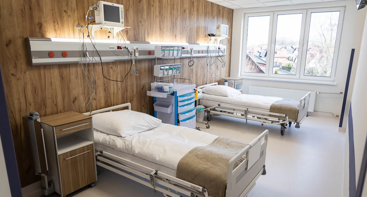 Zdjęcie: Jedna z sal na Oddziale Neurologicznym Szpitala Powiatowego w Złotoryi. Fot. Szpital Powiatowy im. A. Wolańczyka w Złotoryi