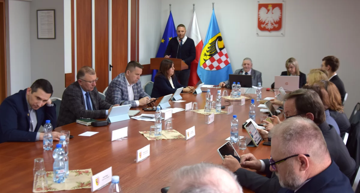 Zdjęcie: XI sesja Rady Powiatu Legnickiego Fot.: Starostwo Powiatowe 