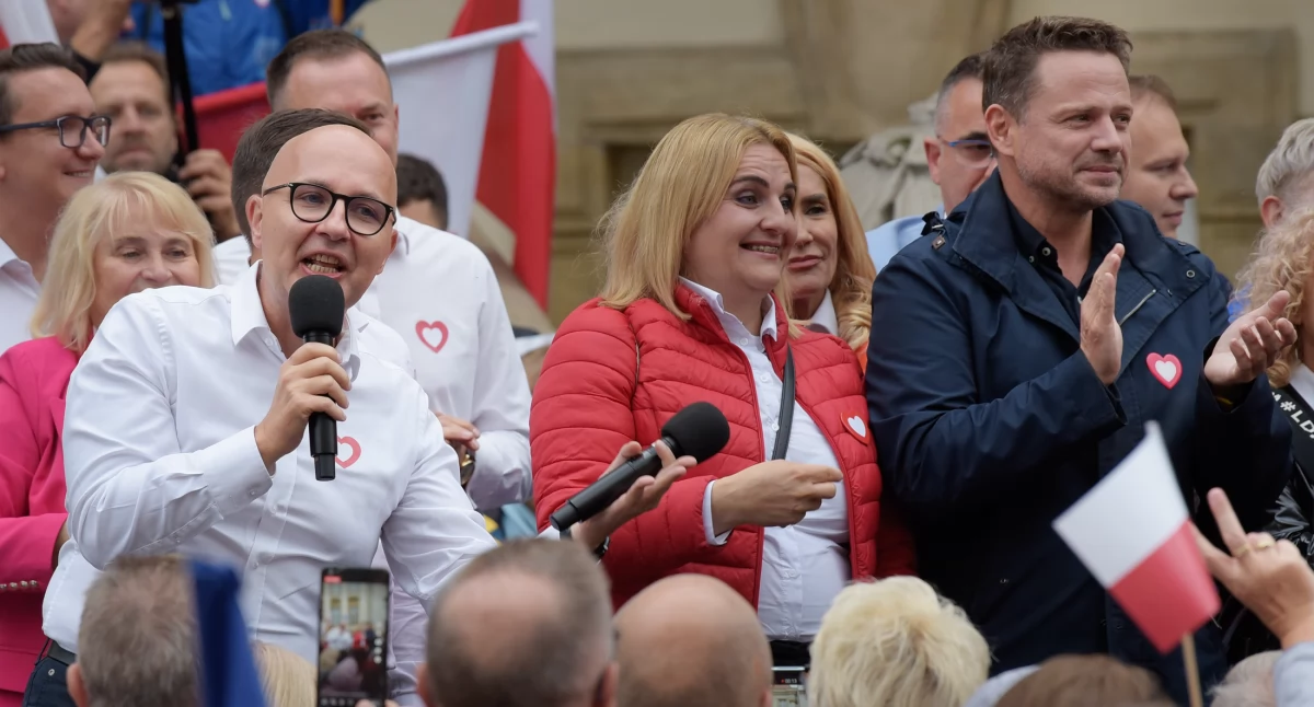 Zdjęcie: Robert Kropiwnicki i Rafał Trzaskowski podczas kampanii w Legnicy Fot.: Aga Jackiewicz