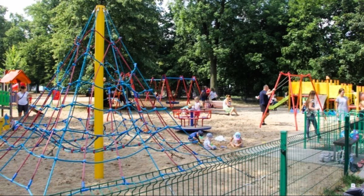 Zdjęcie: park linowy przy ul. Oświęcimskiej Fot.: UM