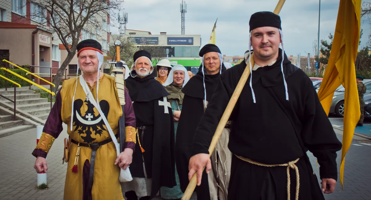 Zdjęcie: uczestnicy Marszu ku pamięci Henryka II Pobożnego Fot.: Aga Jackiewicz