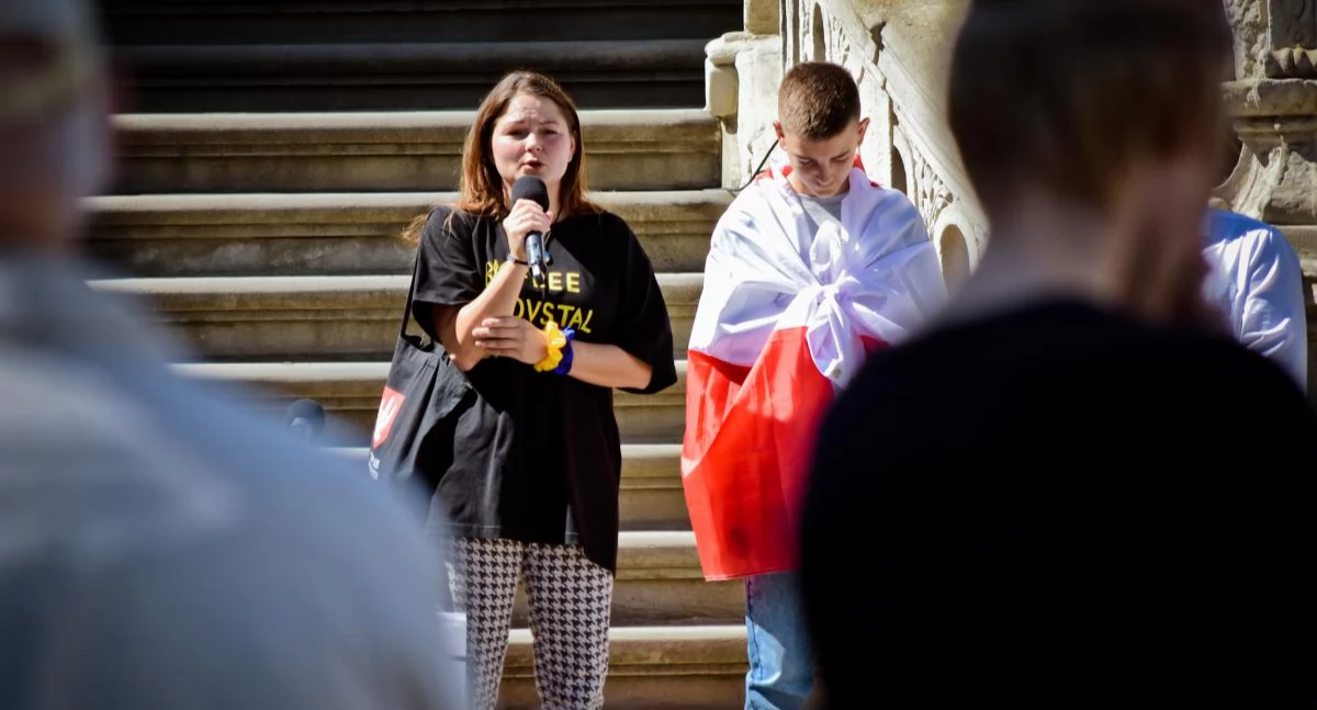 Zdjęcie: Manifestacja solidarności z Ukrainą w legnickim Rynku, sierpień 2024. Fot. Aga Jackiewicz