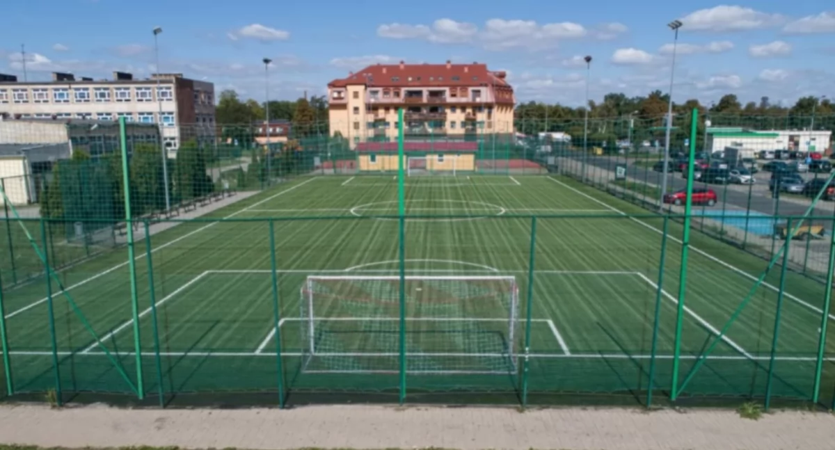 Zdjęcie: Orlik przy Szkole Podstawowej nr 7 w Legnicy. Fot. Urząd Miasta w Legnicy
