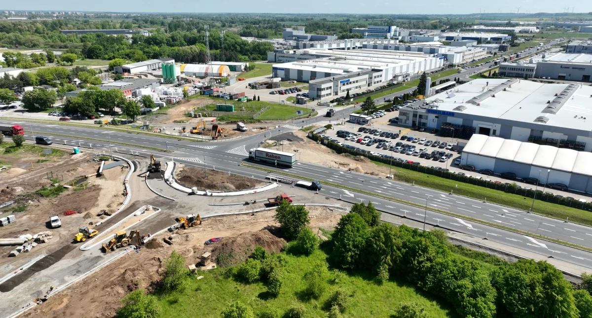 Zdjęcie: Legnica, budowa ronda przy ul. Jaworzyńskiej  Fot.: LSSE