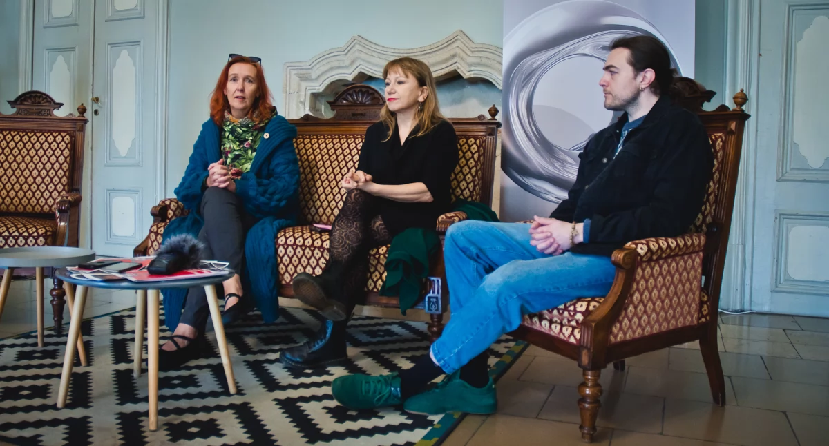 Zdjęcie: Joaanna Rostkowska, Katarzyna Kaźmierczak i Jakub Stefaniak Fot.: Aga Jackiewicz