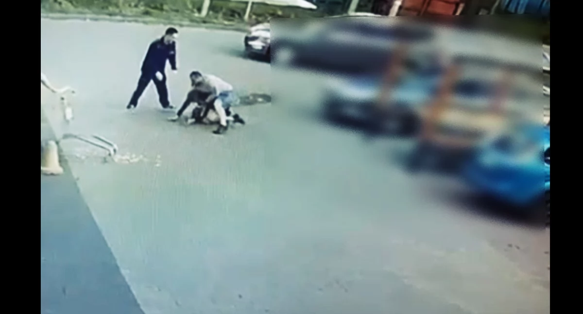 Policjant podczas zakupów zatrzymał agresywnego złodzieja (FILM)