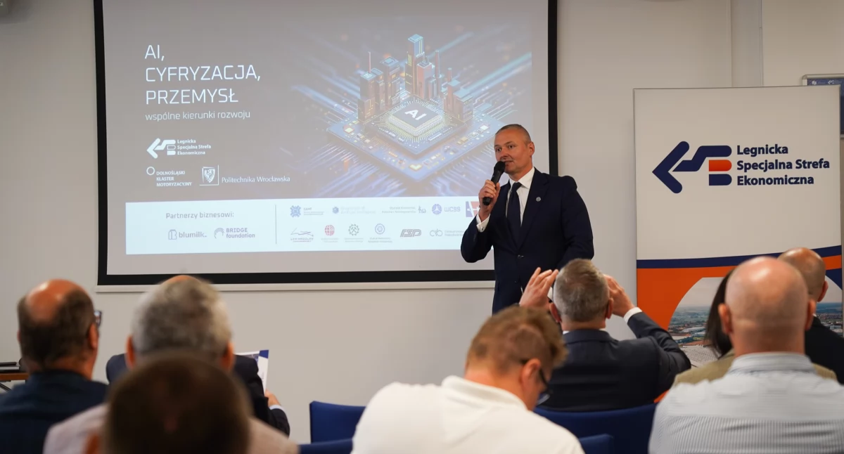 Zdjęcie: Kajetan Bator, prezes zarządu LSSE S.A. podczas konferencji 