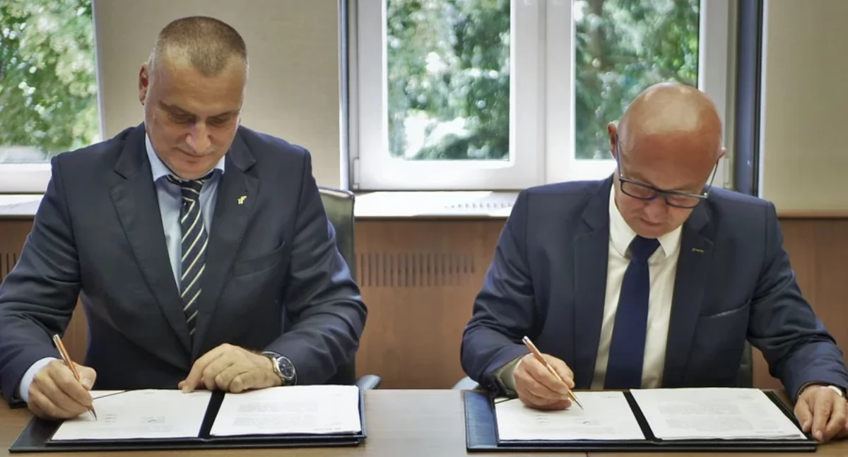 Zdjęcie: podpisanie umowy Fot.: KGHM