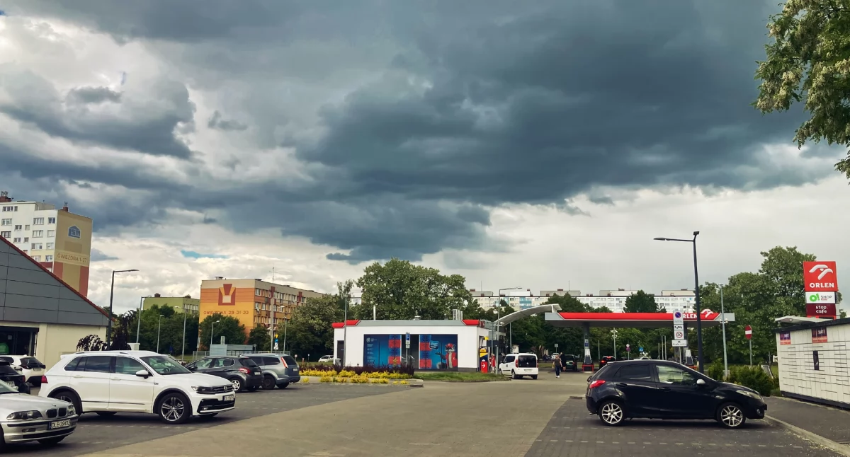 Zdjęcie: burzowe niebo nad Legnicą Fot.: Aga Jackiewicz
