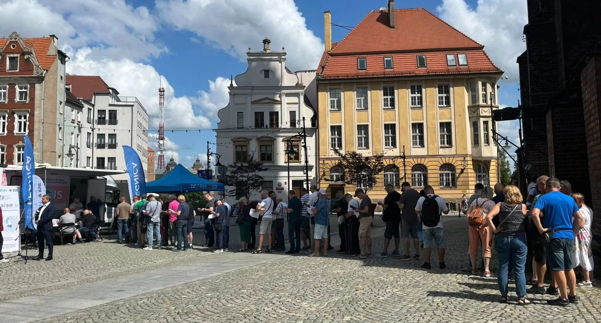 Zdjęcie: bezpłatne badania w Wąsobusie Fot.: fb Jarosław Rabczenko - Członek Zarządu Województwa Dolnośląskiego