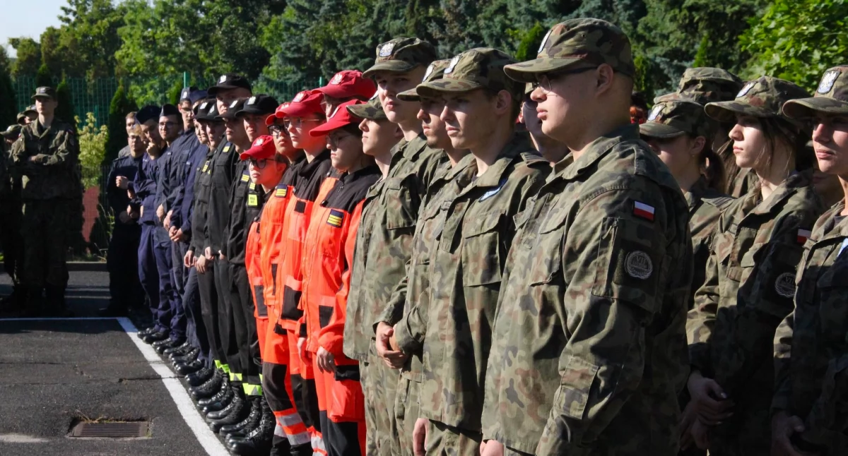 Zdjęcie: rozpoczęcie roku szkolnego w VII LO w Legnicy Fot.: FB Aleksandry Krzeszewskiej Zastępcy Prezydenta Miasta Legnicy