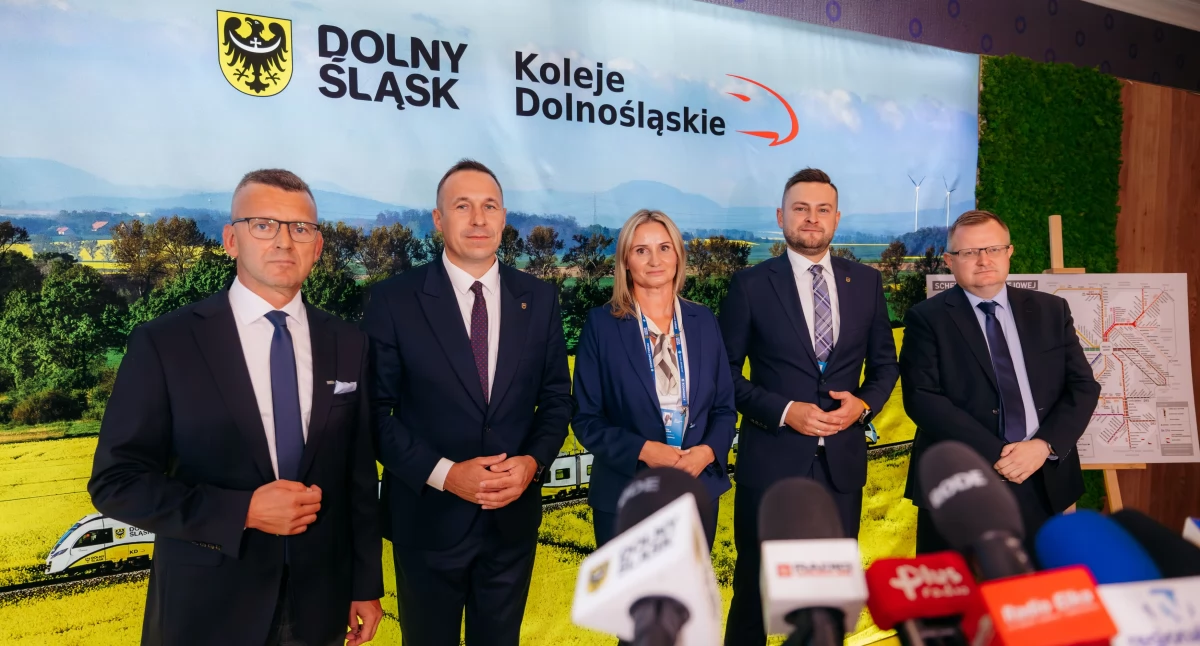 Zdjęcie: konferencja przedstawicieli Kolei Dolnośląskich podczas Forum Ekonomicznego Fot.: Koleje Dolnośląskie
